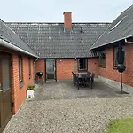 Spacious Near The Hébergement de vacances *