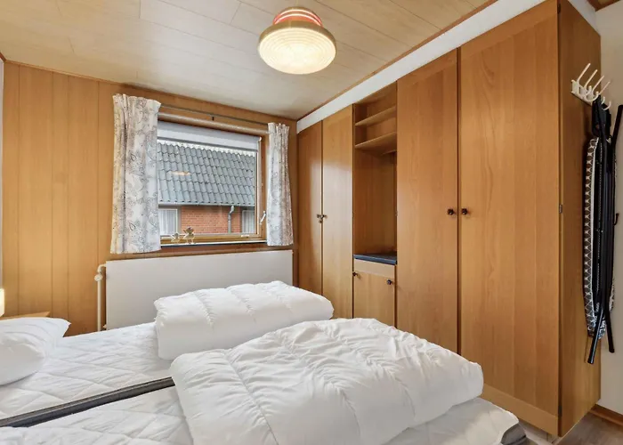 Feriehus Spacious Near The