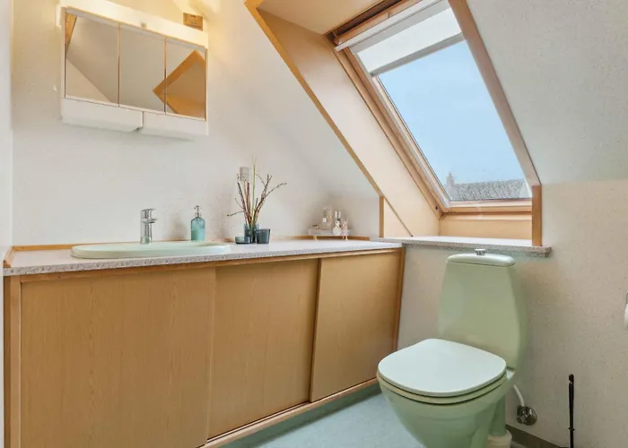 Semesterbostad Spacious Near The *