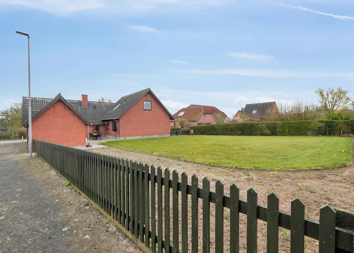 Spacious Near The * Bagenkop